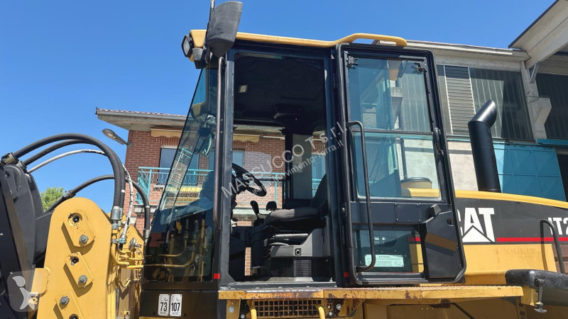 مُحمّلة Caterpillar 4X4