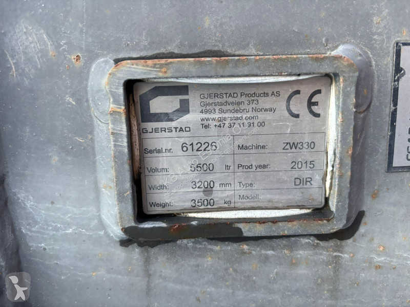 Фронтальный погрузчик Hitachi 3305B 5500 l BUCKET