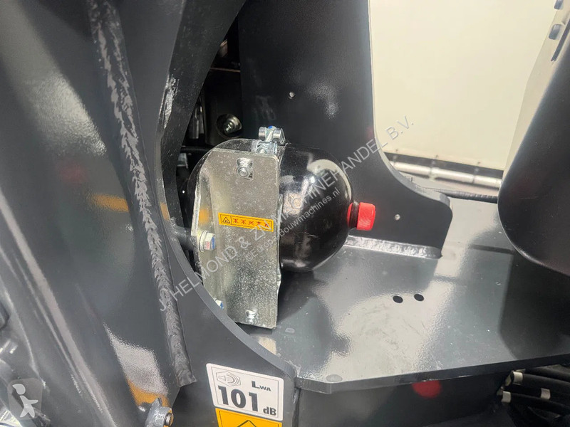 Chargeuse Komatsu WA80M-8E0 NIEUW