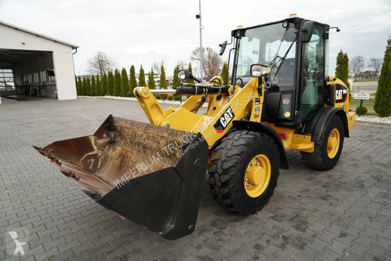 Nakladač Caterpillar 906M