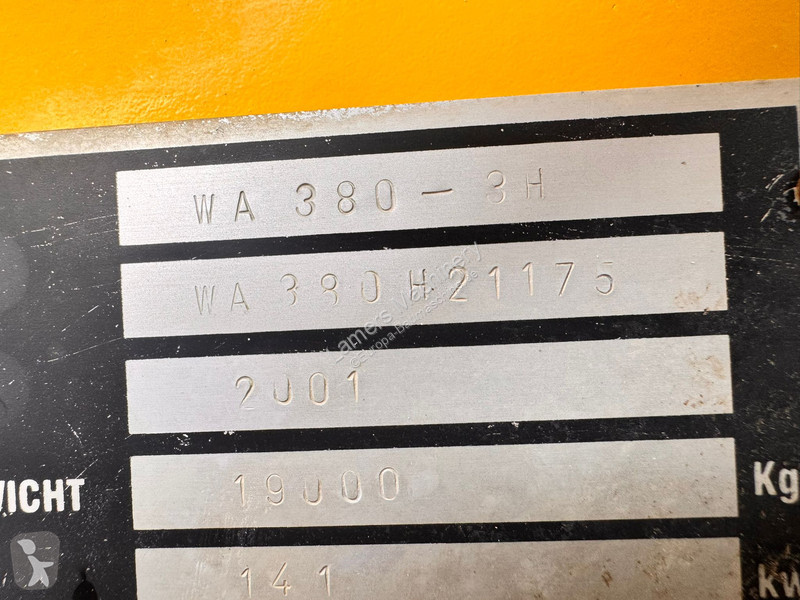 Nakladač Komatsu 3