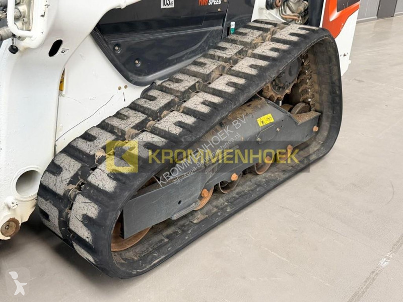 مُحمّلة Bobcat T 76 + Laser Grader 244 cm
