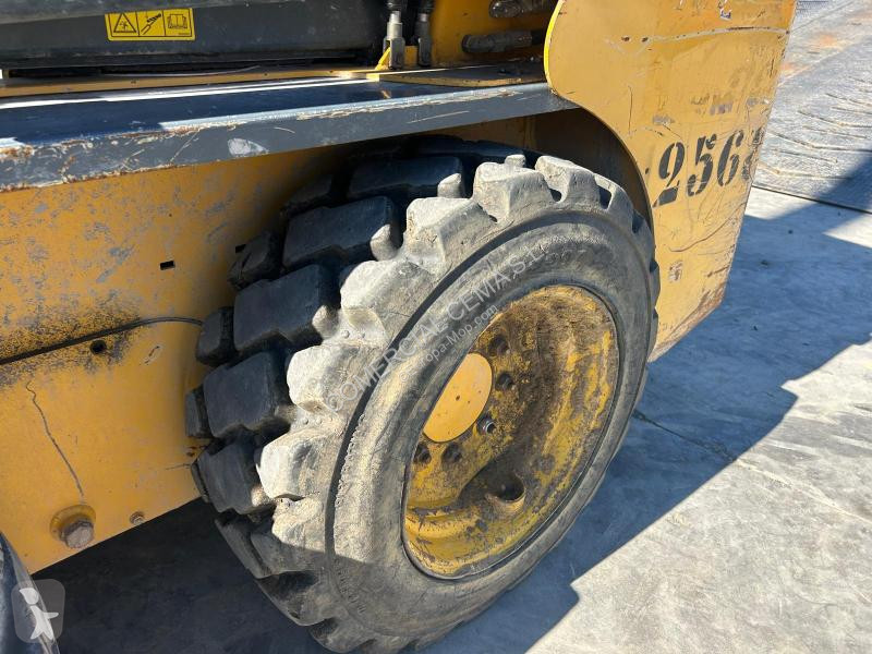 Chargeuse Gehl  R135