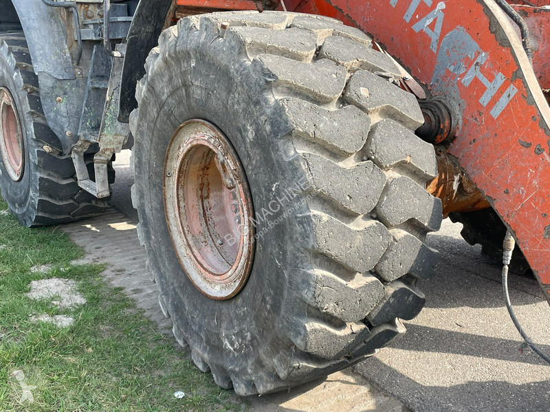 Nakladač Hitachi 6