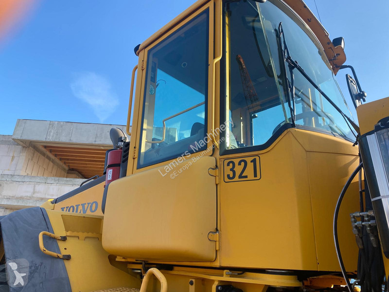 Nakladač Volvo L110