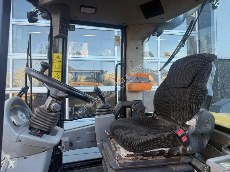 Nakladač Yanmar V70S