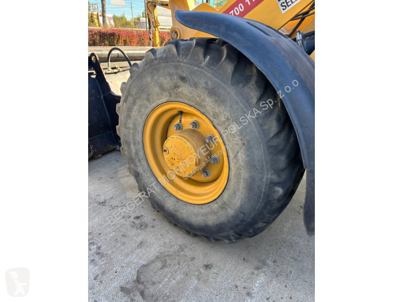 Nakladač Caterpillar 906M