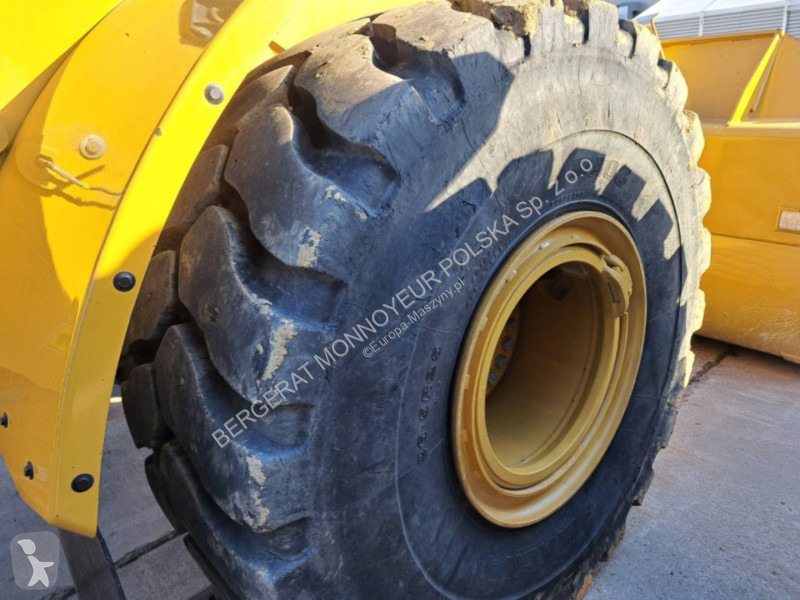 Nakladač Caterpillar 972