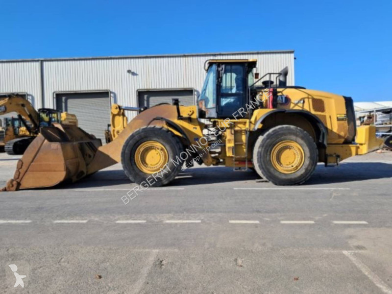 Nakladač Caterpillar 982M