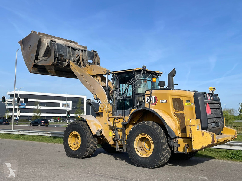 Nakladač Caterpillar 962M