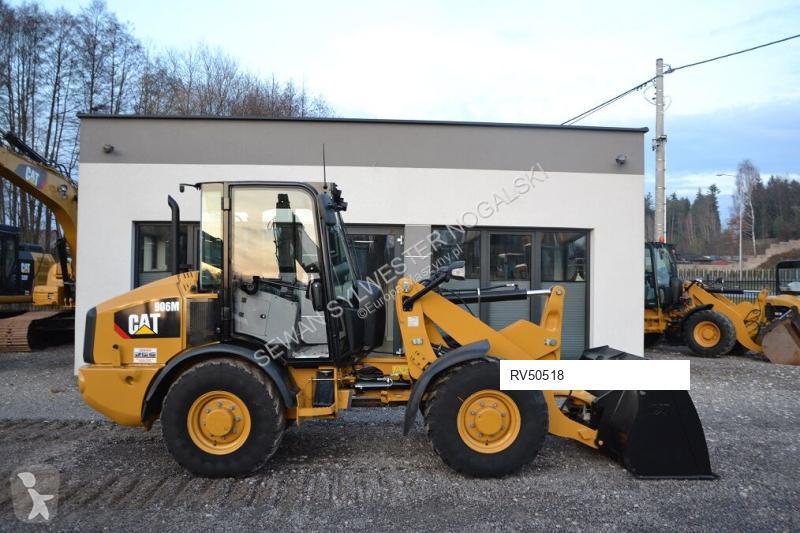 Nakladač Caterpillar 906 M