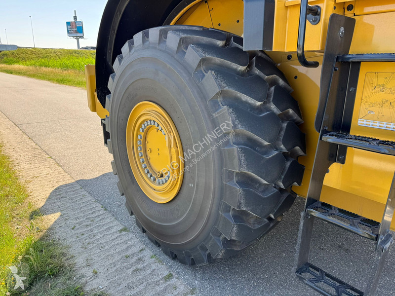Nakladač Caterpillar 980