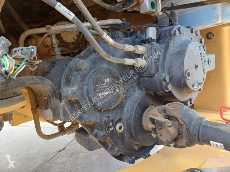 Nakladač Caterpillar 918M