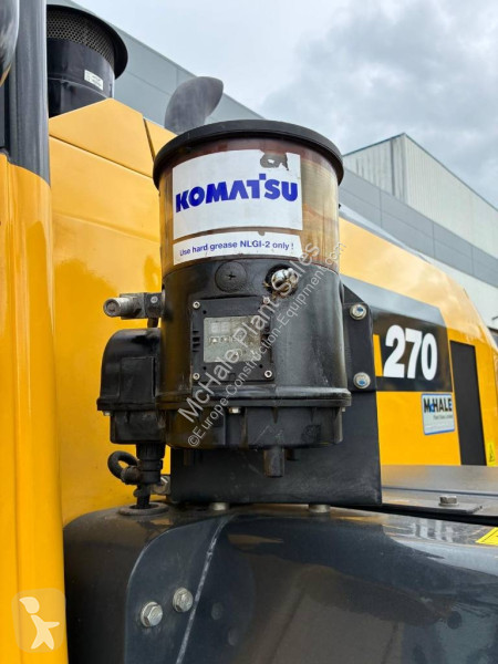 Chargeuse Komatsu WA 270-8