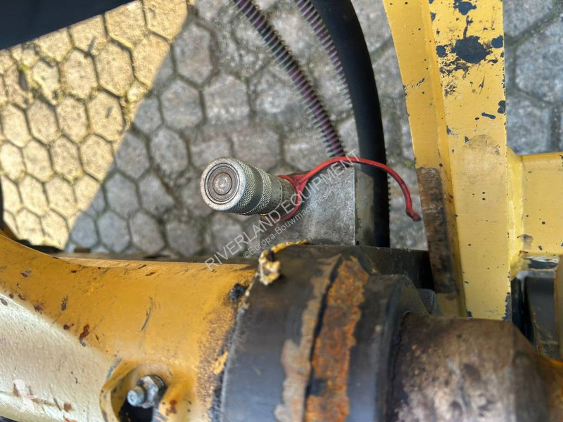 Nakladač Caterpillar only 625 hours, ac, 40 km/h