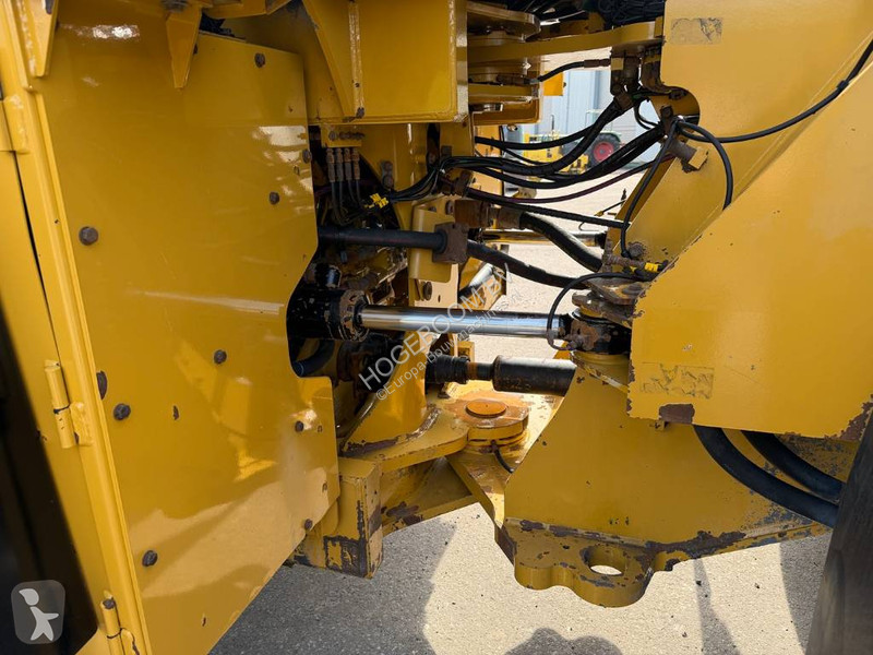 Nakladač Caterpillar 972 M