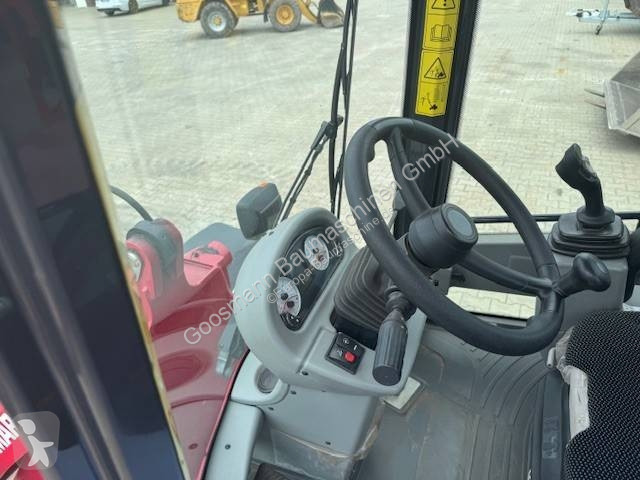 Nakladač Yanmar V80-5
