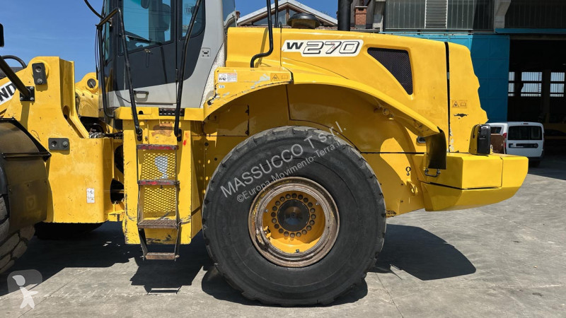 Фронтальный погрузчик New Holland