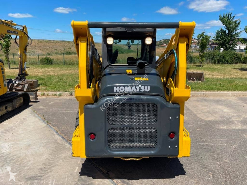 Nakladač Komatsu SK820-8E0