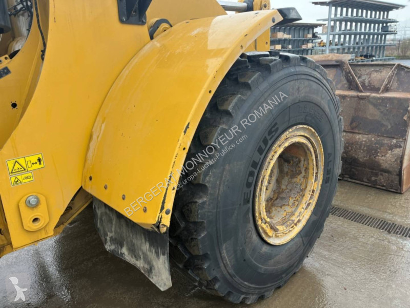 Nakladač Caterpillar 950M