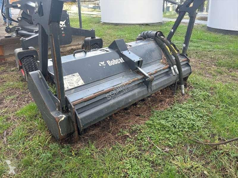 Nakladač Bobcat + 6 ACCESSOIRES