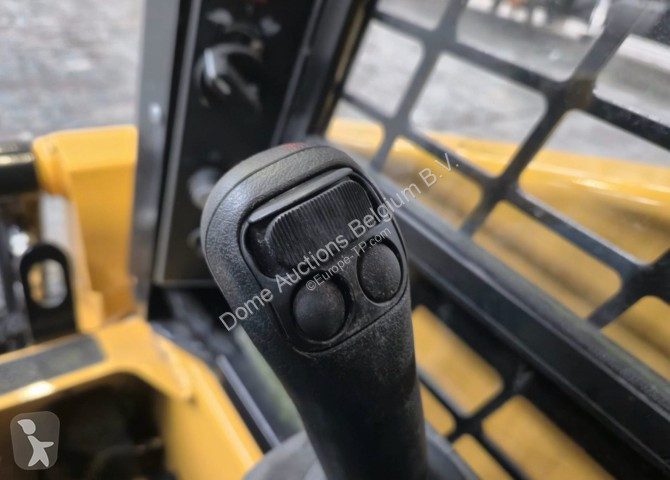 Nakladač Gehl RT105EU