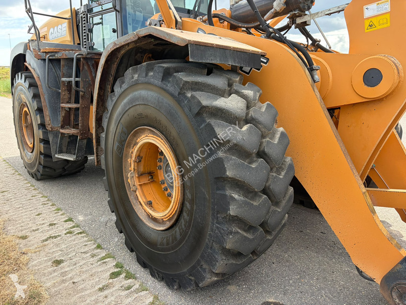 Фронтальный погрузчик Case