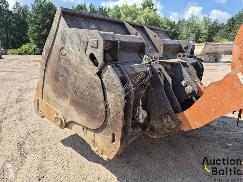Фронтальный погрузчик Hitachi 6