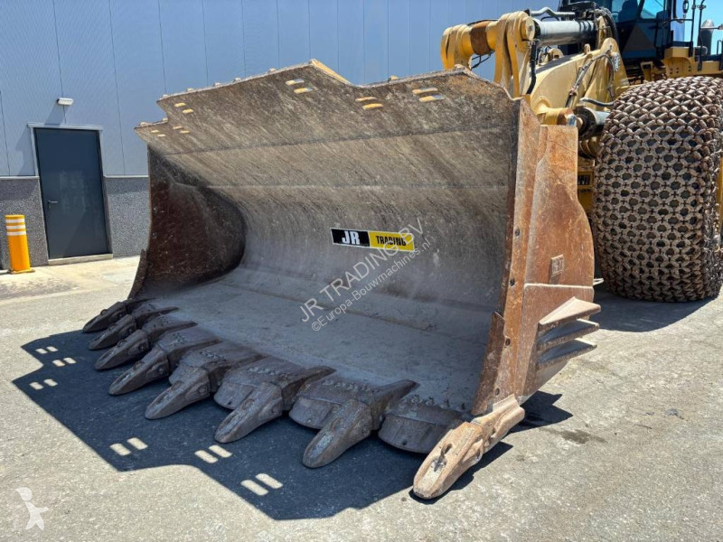 Nakladač Caterpillar (full service history...