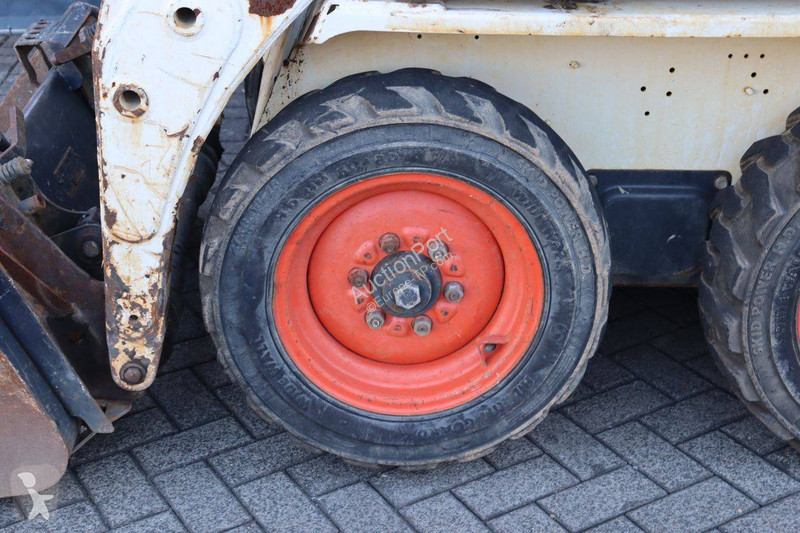 Фронтальный погрузчик Bobcat