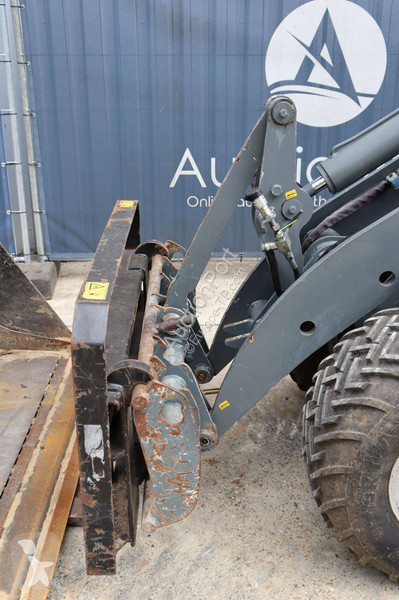 Chargeuse Giant V452T
