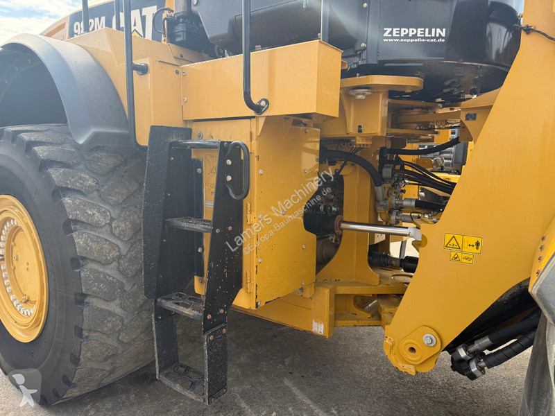 Товарач Caterpillar 982M .