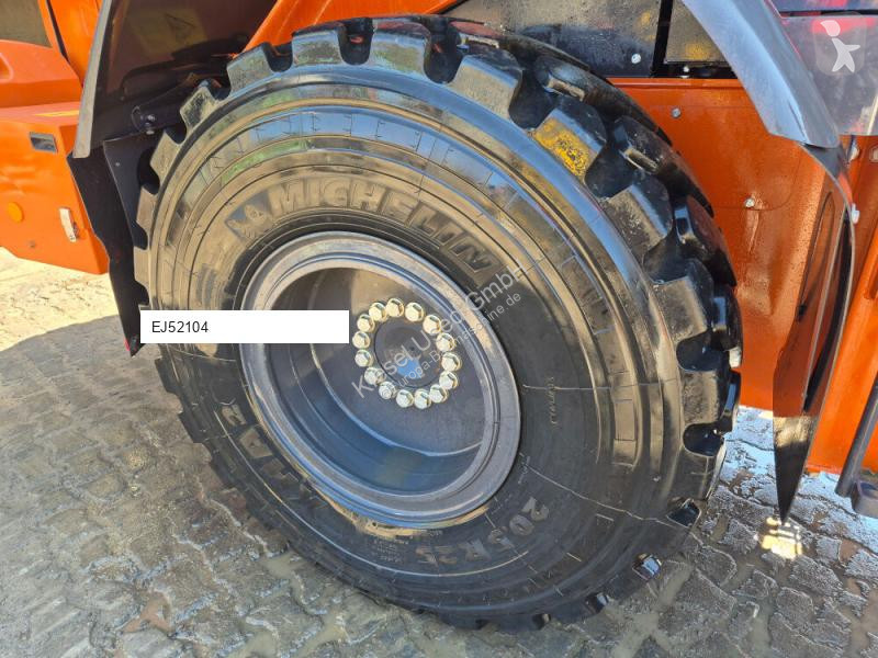Hitachi ZW160-7 loader