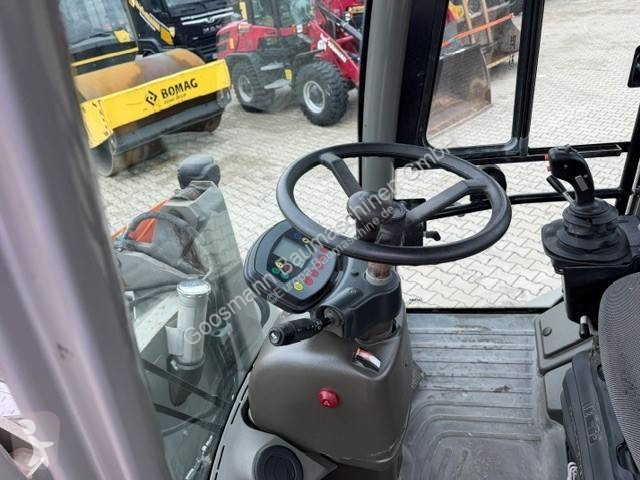 Навантажувач Weycor AR 530