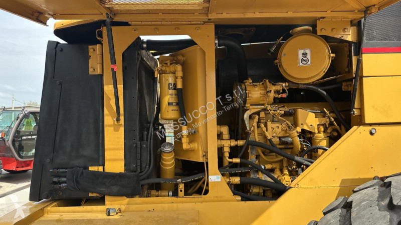 Навантажувач Caterpillar