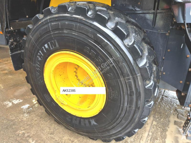 Lastare Komatsu 8