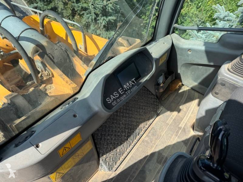 Chargeuse Liebherr LR636