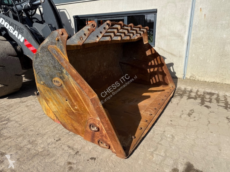 Lastare Doosan DL 280-7 - DL 280 - Solid tyres...