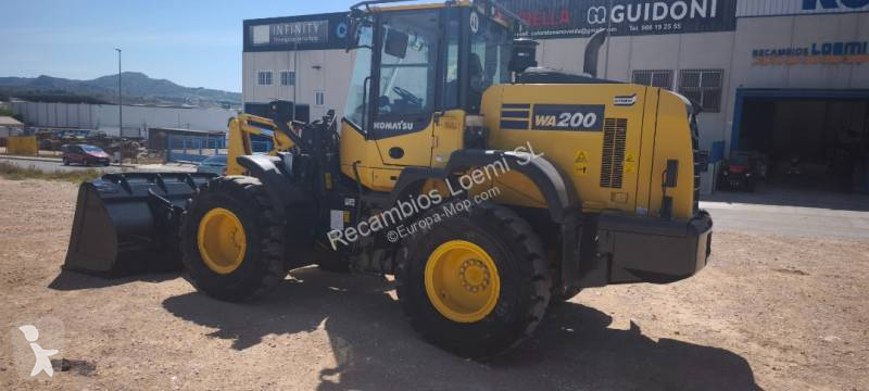 Pá carregadora Komatsu WA200-8