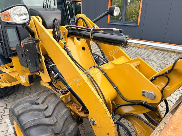 Incarcator Caterpillar 908M Radlader 6,46 Ton
