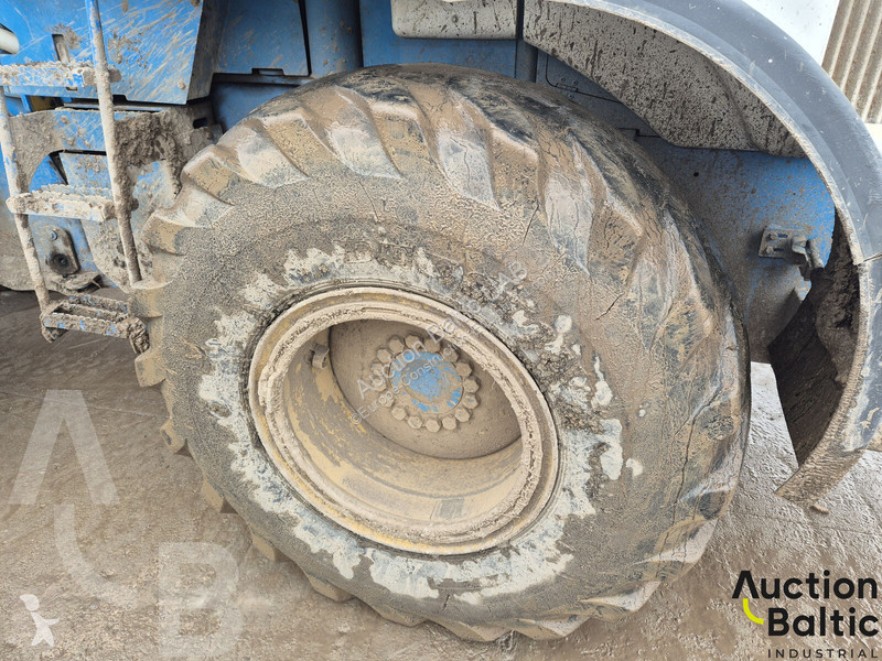 Фронтальный погрузчик Caterpillar
