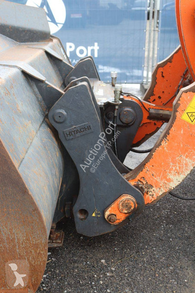 Chargeuse Hitachi 6