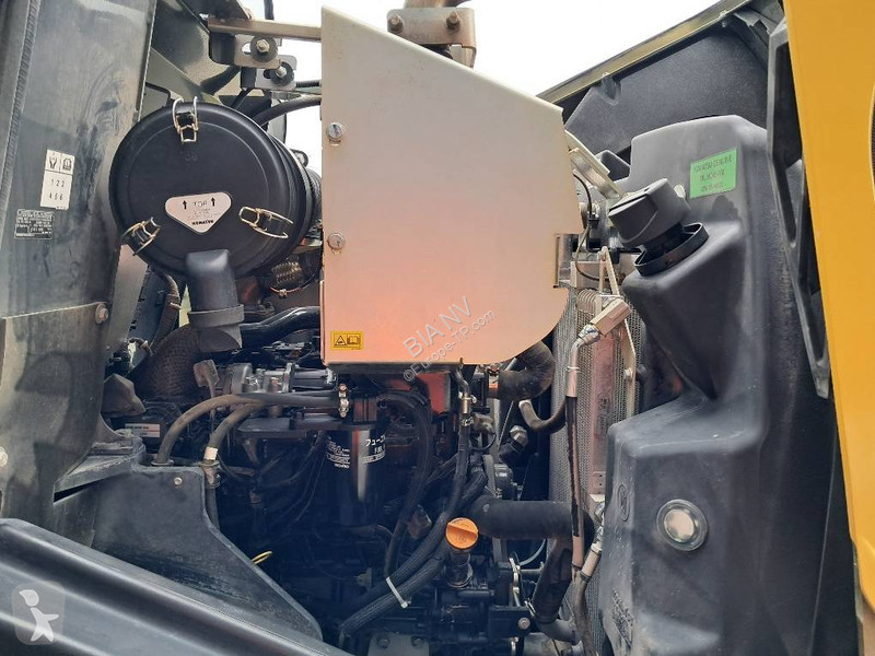 مُحمّلة Komatsu WA80M-8E0