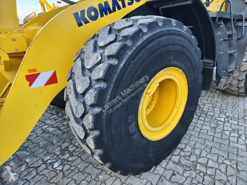 Pá carregadora Komatsu 4708