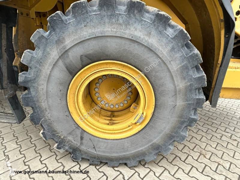 Shovel Caterpillar 972M XE