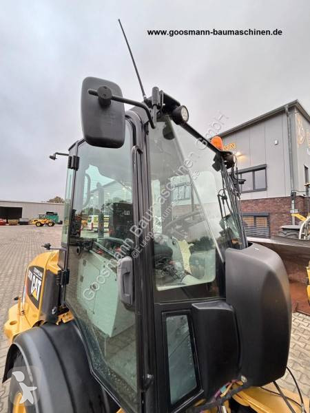 Shovel Caterpillar 907 M
