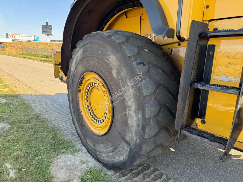 Shovel Caterpillar 980M