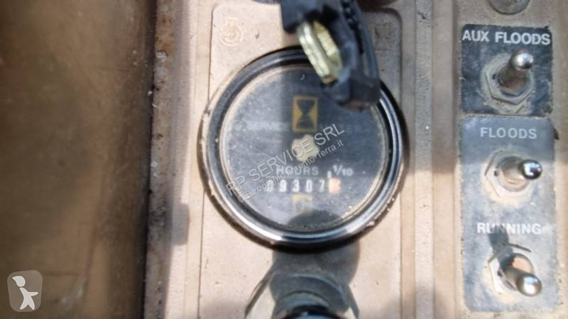 Shovel Caterpillar IT 28 B