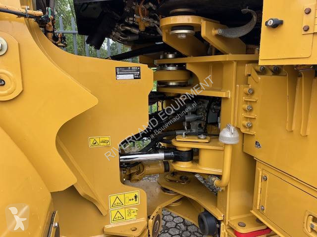 Incarcator Caterpillar from 2022 only 2235...