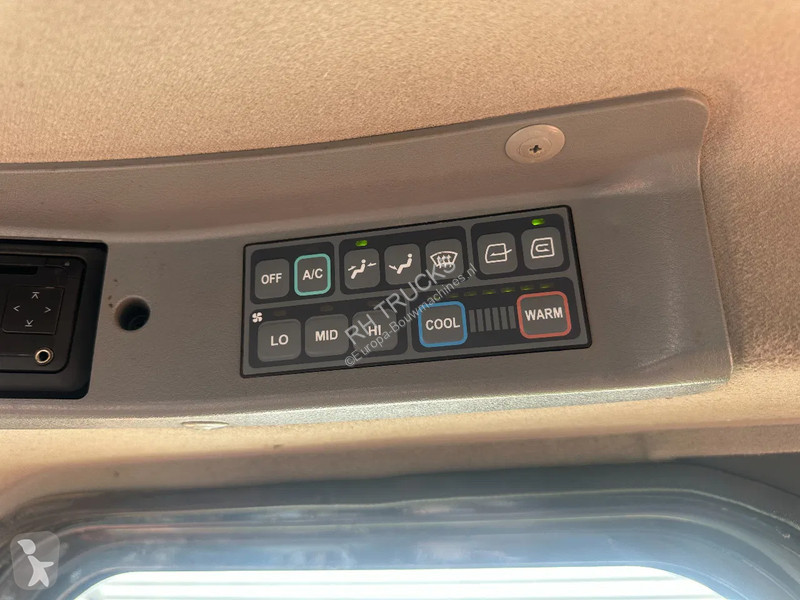 Pá carregadora Doosan 4X4, CE, 6117 HOURS